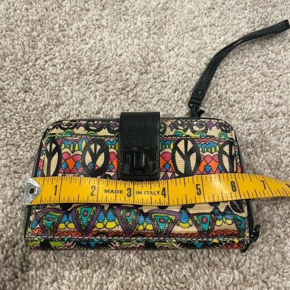 Sakroots wallet wristlet. - Picture 4 of 5